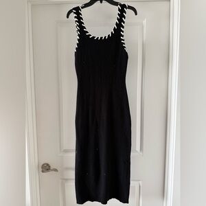 Elegant Black and White Sleeveless Midi Dress